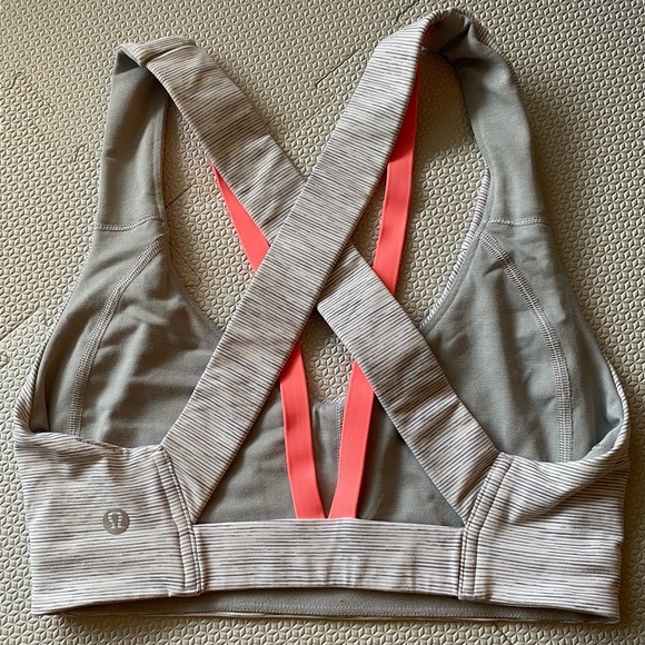 Lululemon bra 6 - Picture 2 of 3